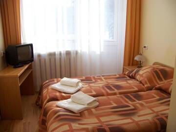 Фото номера Двухместный номер с 2 отдельными кроватями Отель Hotel Dainava г. Друскининкай 5